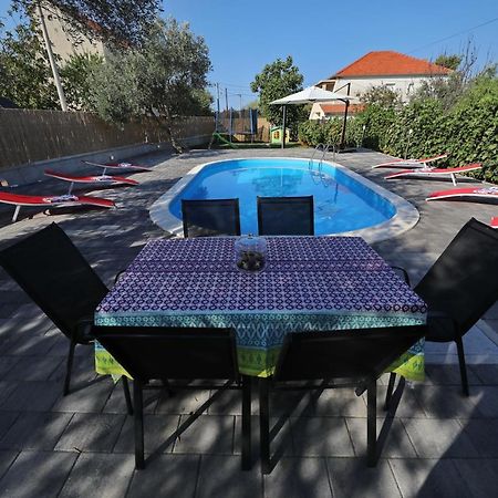 Apartment With Private Pool Sukošan Екстериор снимка