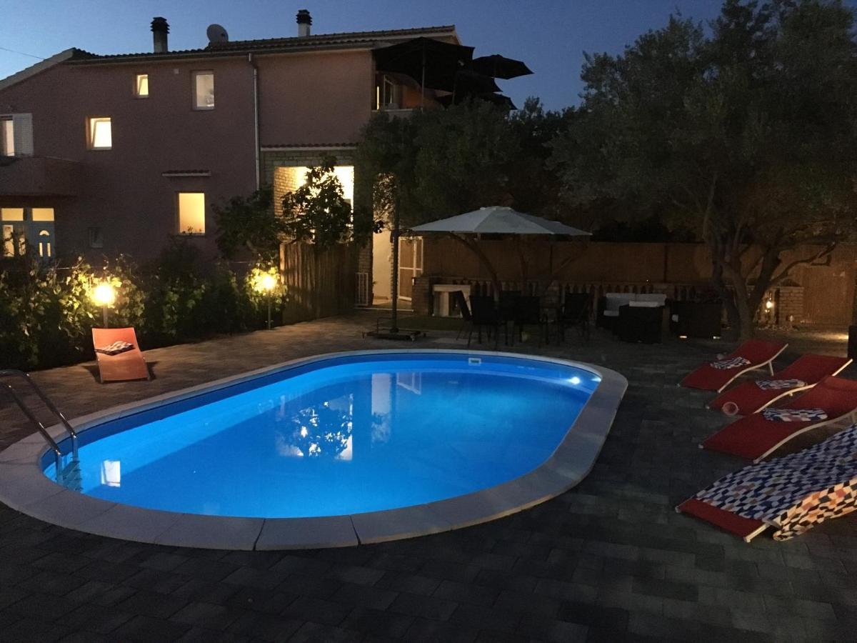 Apartment With Private Pool Sukošan Екстериор снимка