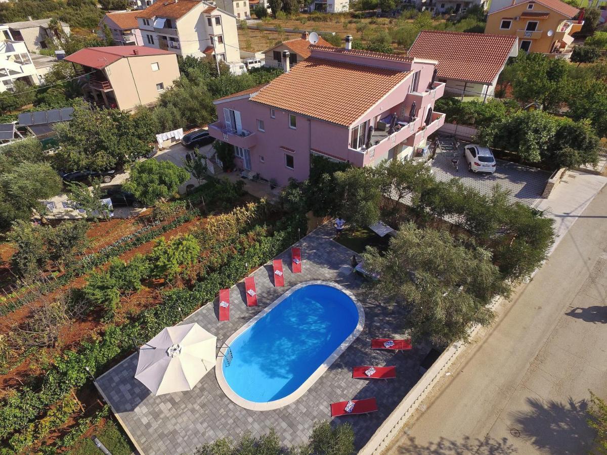 Apartment With Private Pool Sukošan Екстериор снимка
