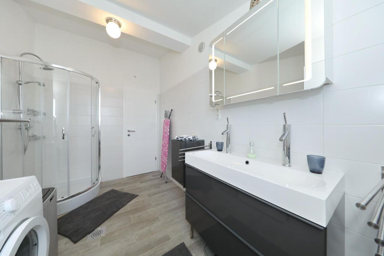 Apartment With Private Pool Sukošan Екстериор снимка