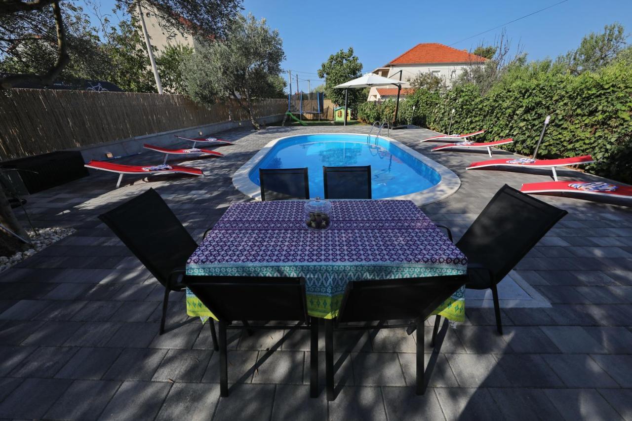 Apartment With Private Pool Sukošan Екстериор снимка