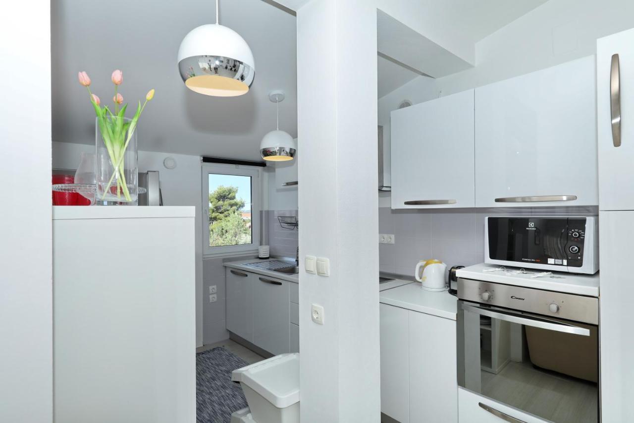 Apartment With Private Pool Sukošan Екстериор снимка