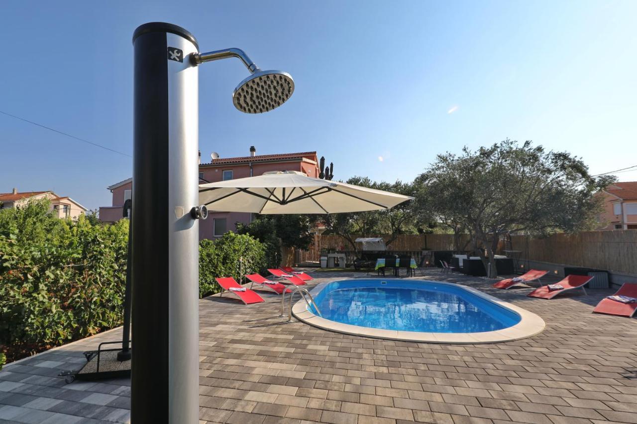 Apartment With Private Pool Sukošan Екстериор снимка